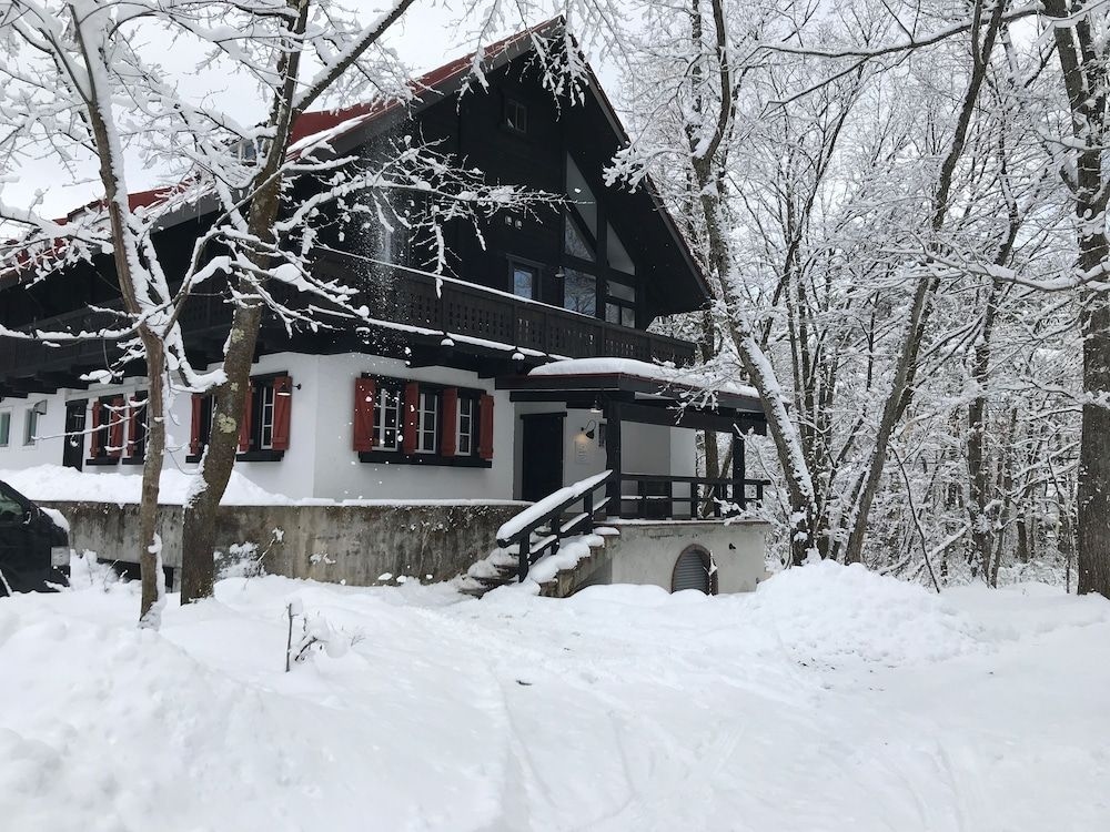 House of Finn Juhl Hakuba1
