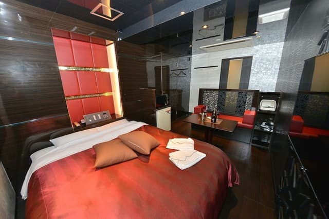 Double Room, Smoking