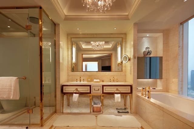 1 KING SUPREME HARBOR SUITE WITH LOUNGEACCESS