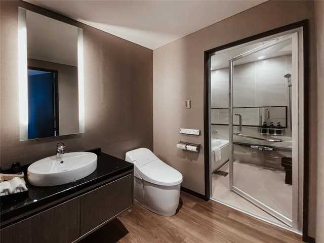 KING TWO BEDROOM SUITE