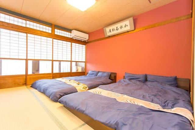 Private Vacation Home (for 2-7 People)