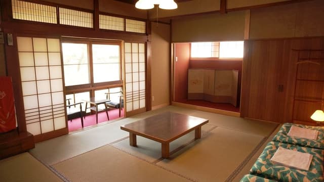 Japanese Style Room, Women Only