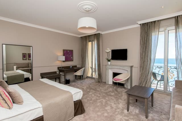 Deluxe Double or Twin Room