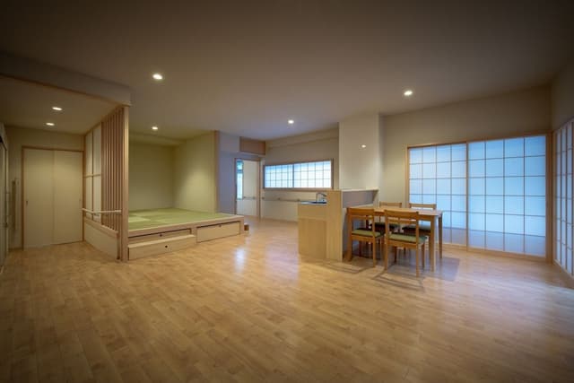 Suite, Private Bathroom