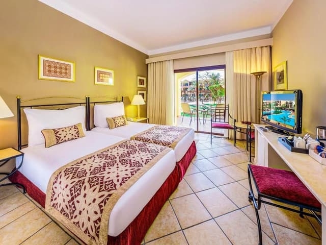 Superior, Queen or Twin Bed, Garden View