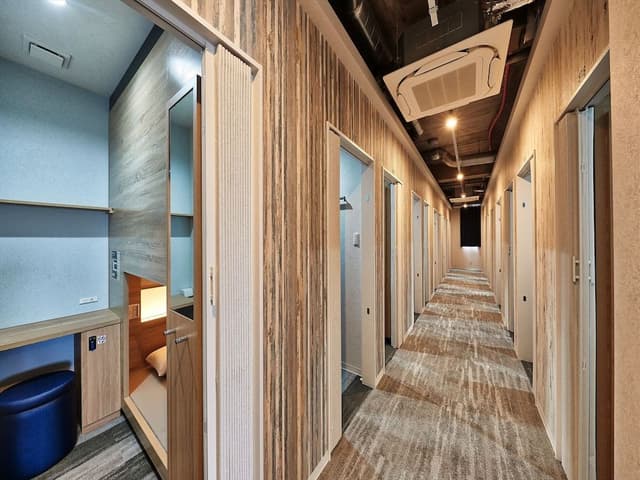 Cabin, Women Only (for guests 18 years and older, Upper/Lower Unselectable), Non Smoking