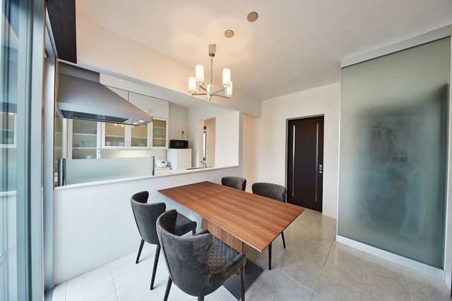 Deluxe Villa for 1-6 Guests