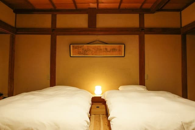 Room (TSUTSUJI)