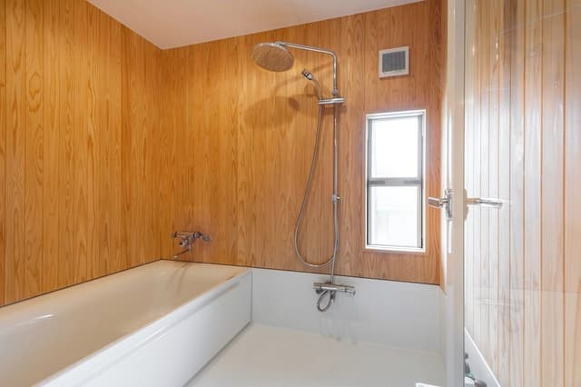 Sengen-no-ma" Family Room with Lake View