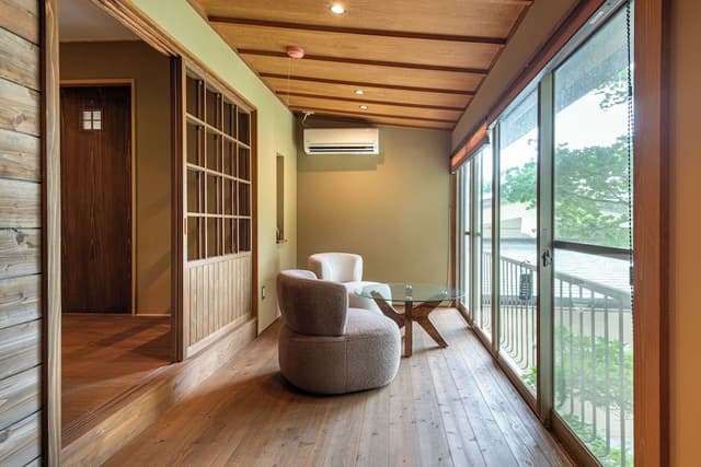 Sengen-no-ma" Family Room with Lake View