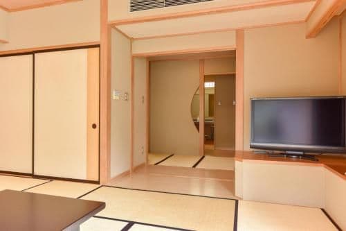 Japanese-Style Deluxe Room