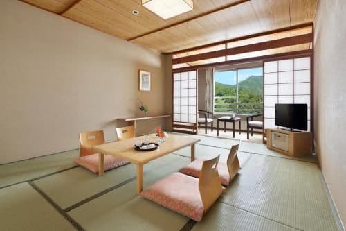 Japanese-Style Room with Shared Bathroom - Smoking