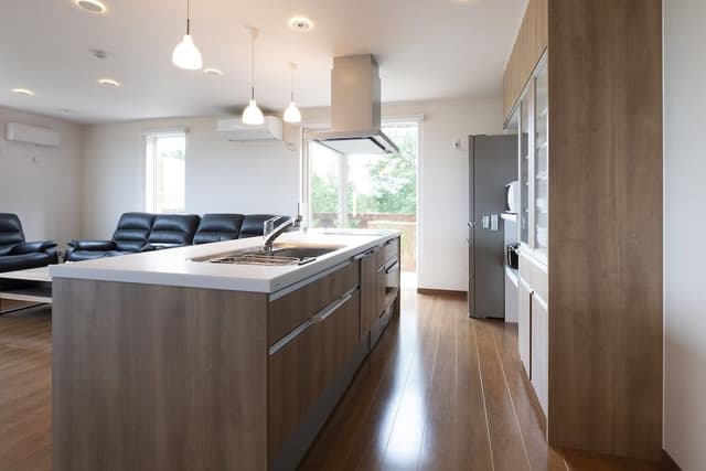 House, 5 Bedrooms, Mountain View