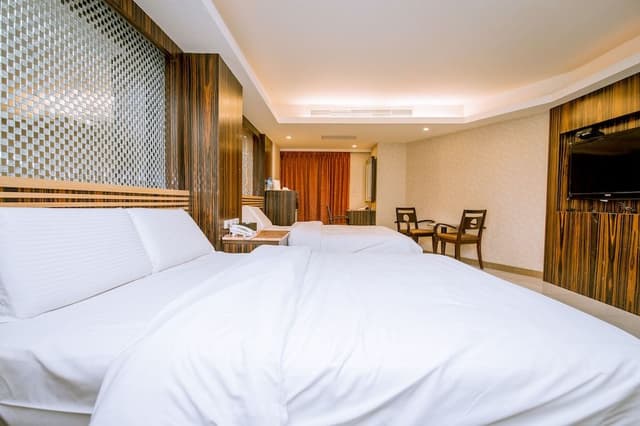 Deluxe Quadruple Room-Without Window
