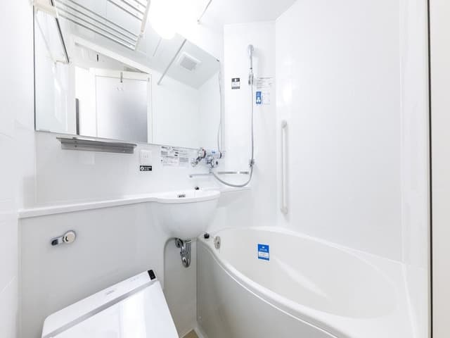 Double Room, Smoking