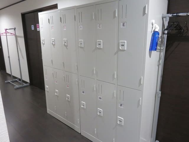 Shared Dormitory, Women only, Shared Bathroom