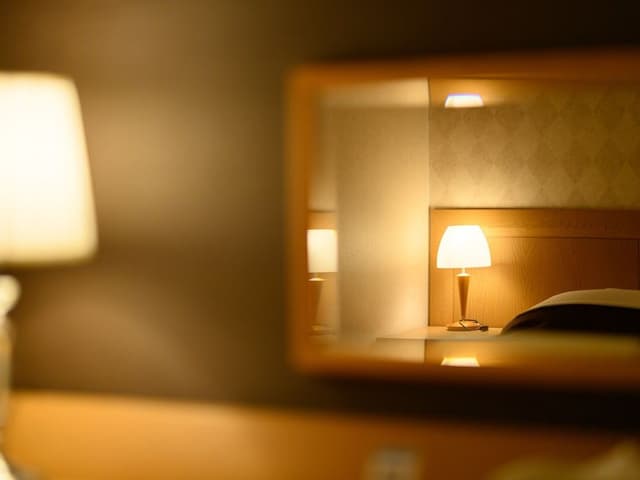 Deluxe Room, Smoking