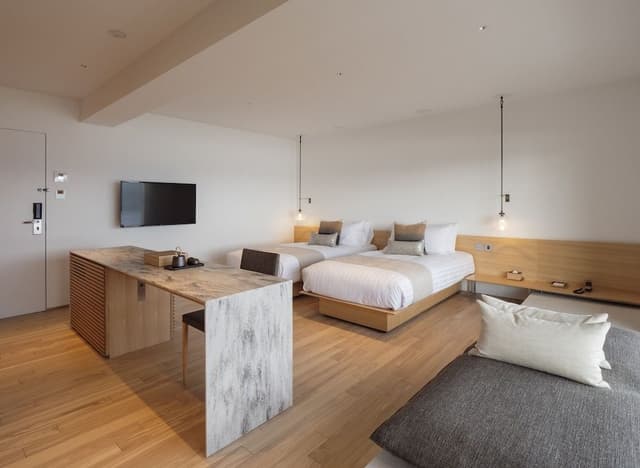 Twin Room, Lake View