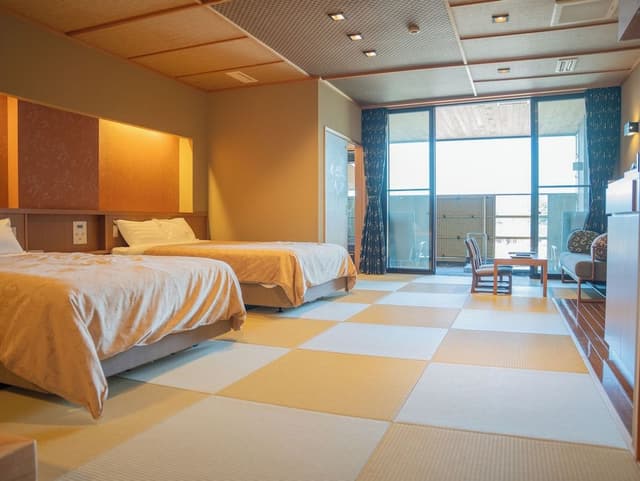 Japanese Western Style Room with Open-air bath