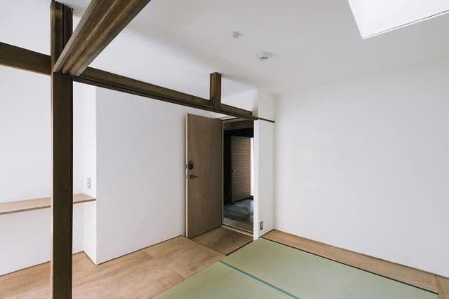 Standard Triple Room, Shared Bathroom