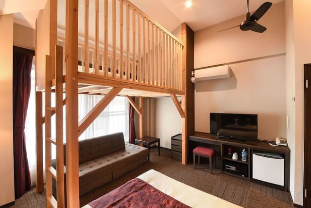 Hollywood Twin Room with Loft
