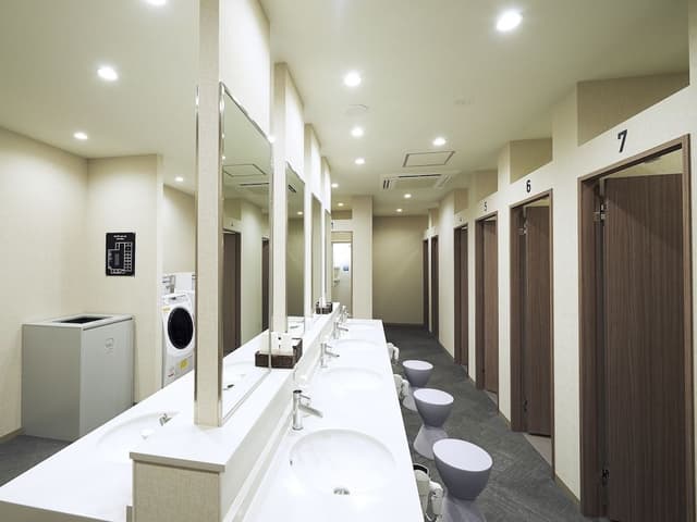 Private Single Room with Shared Bathroom