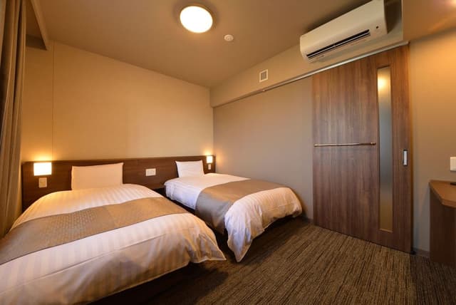 Standard Twin Room, Non Smoking (with Shower Room)