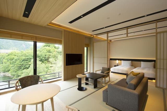Corner Suite