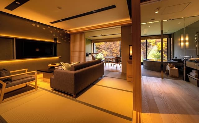 Deluxe Suite