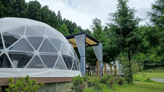 GLAMPING DOME