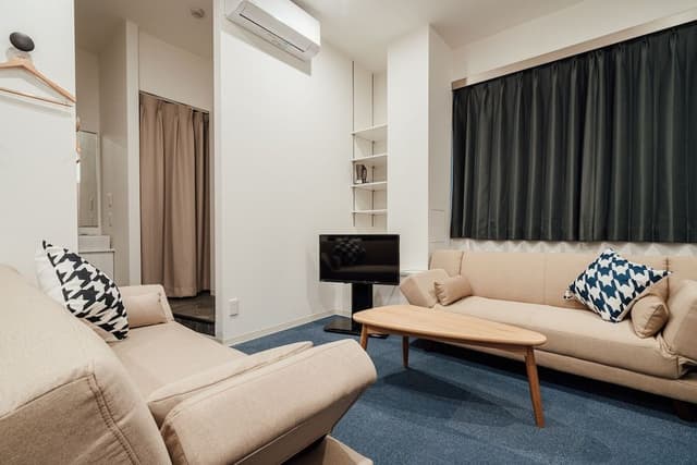 Connecting Room