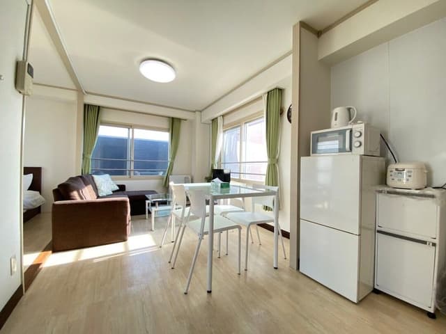 3 Bedrooms Apartment