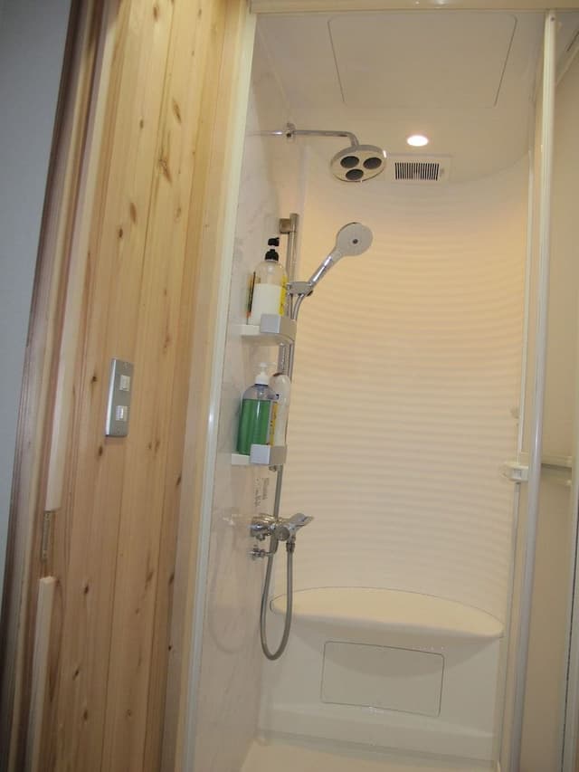 Queen Suite with Private Shower Room, Non Smoking