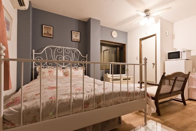 Deluxe Room (201)