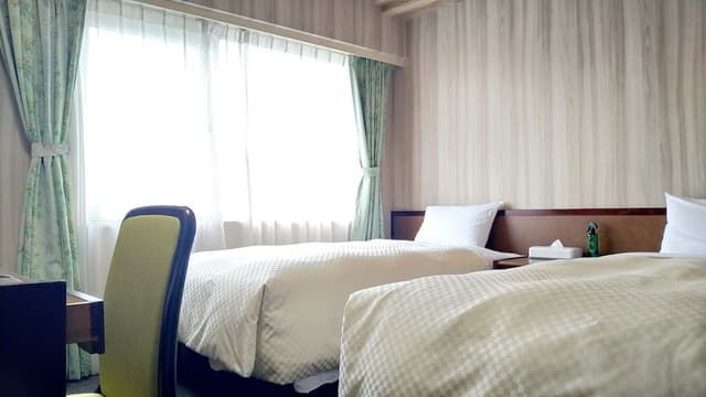 Economy Twin Room, Smoking