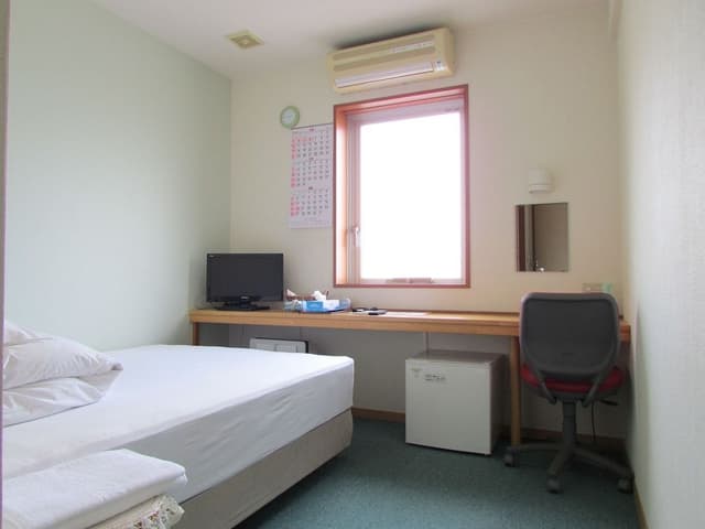 Standard Single Room, Smoking