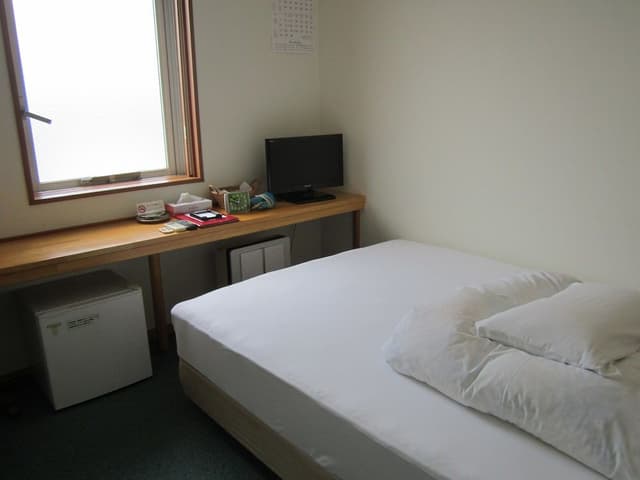 Standard Room, Non Smoking (semi double)