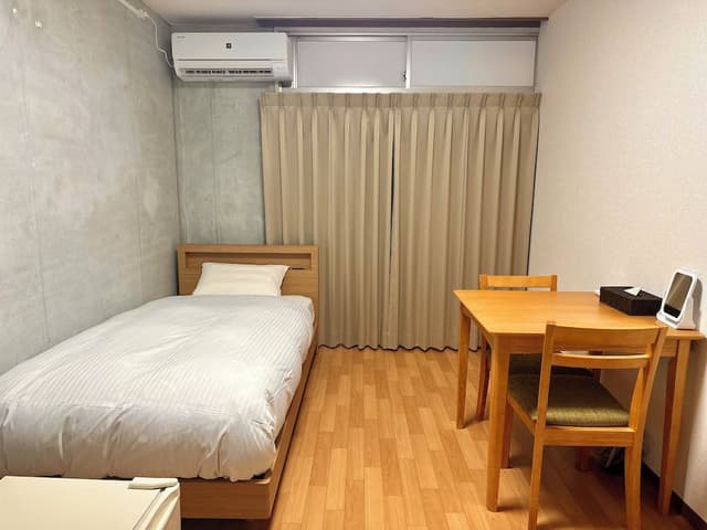 Standard Twin Room, Non Smoking, Shared Bathroom