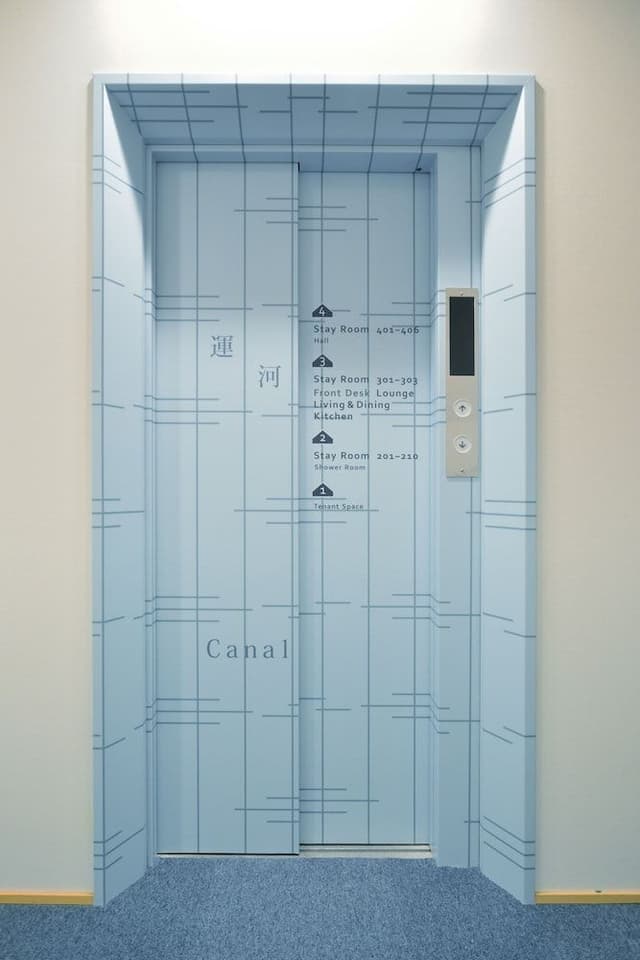 Quadruple Room, Women only