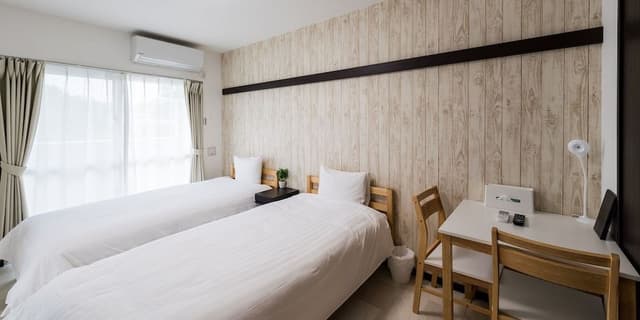Twin Room ( B )