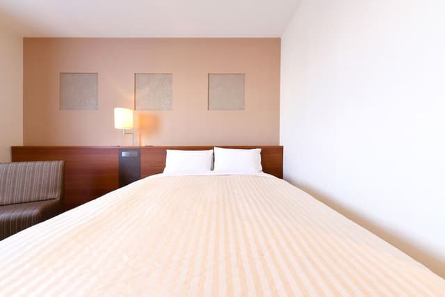 Double Room, Smoking