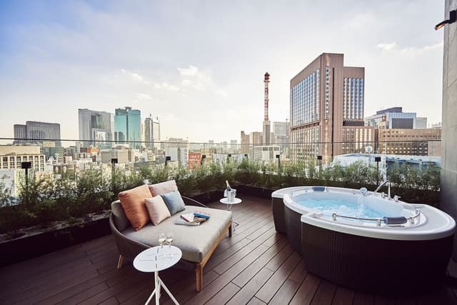 Suite with Hot Tub - Non-Smoking