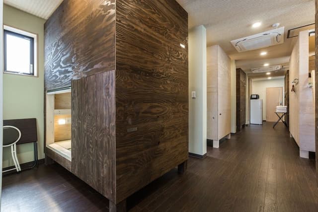Room (2nd Floor, For 16 People)