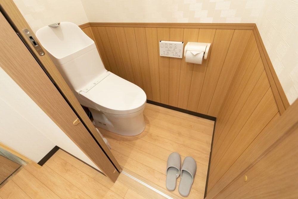 Stylish Central Tokyo Apartment with Balcony1