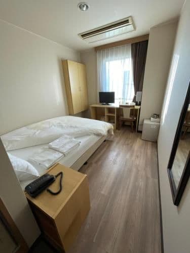 Single Room - Non-Smoking