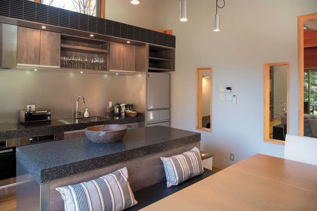 Chalet (Phoenix Cocoon)