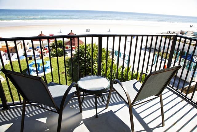 2 Queen Beds, Oceanfront