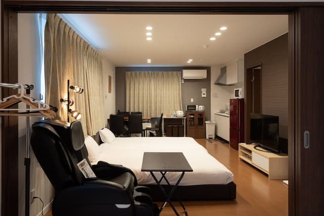 Comfort Condo, 2 Bedrooms (C)