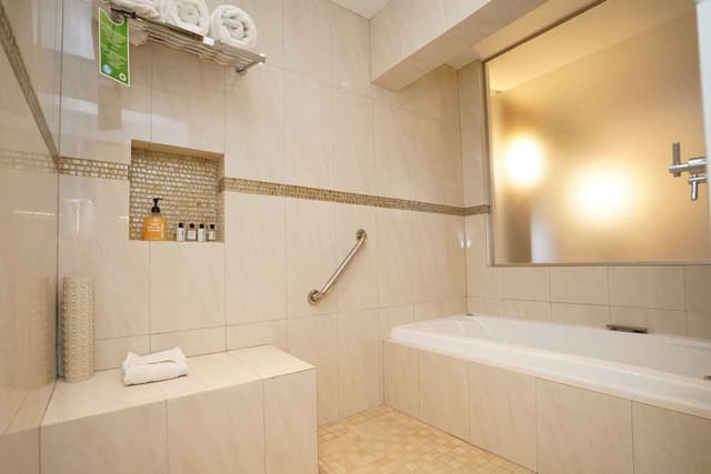 1 King Bed, Non-Smoking, Junior Suite, Refrigerator