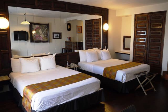 2 Queen Beds, Non-Smoking, Wet Bar, Refrigerator